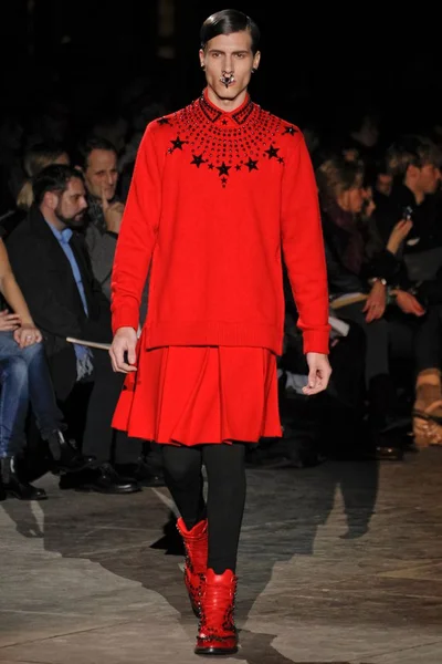Look 37